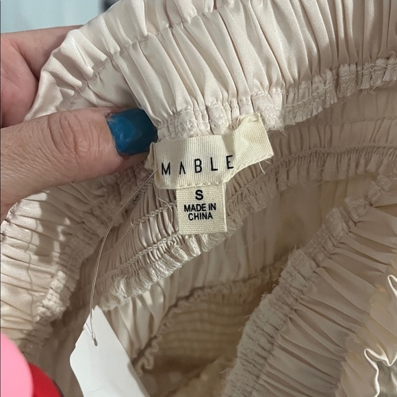 Elegant Cream Ruffled Skirt - Picture 5 of 6